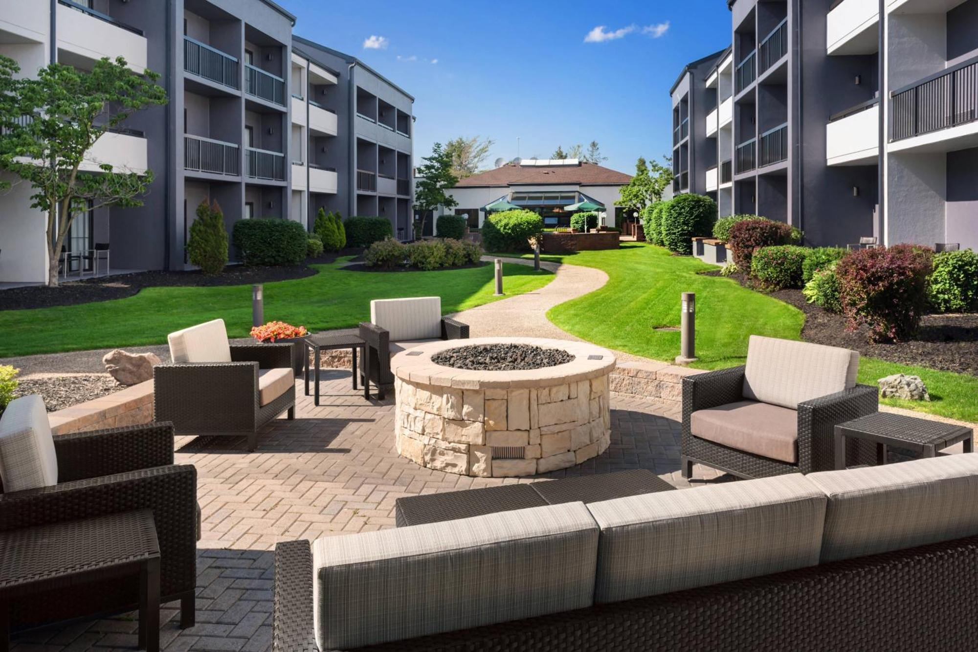Hotel Courtyard Syracuse Carrier Circle East Syracuse Esterno foto