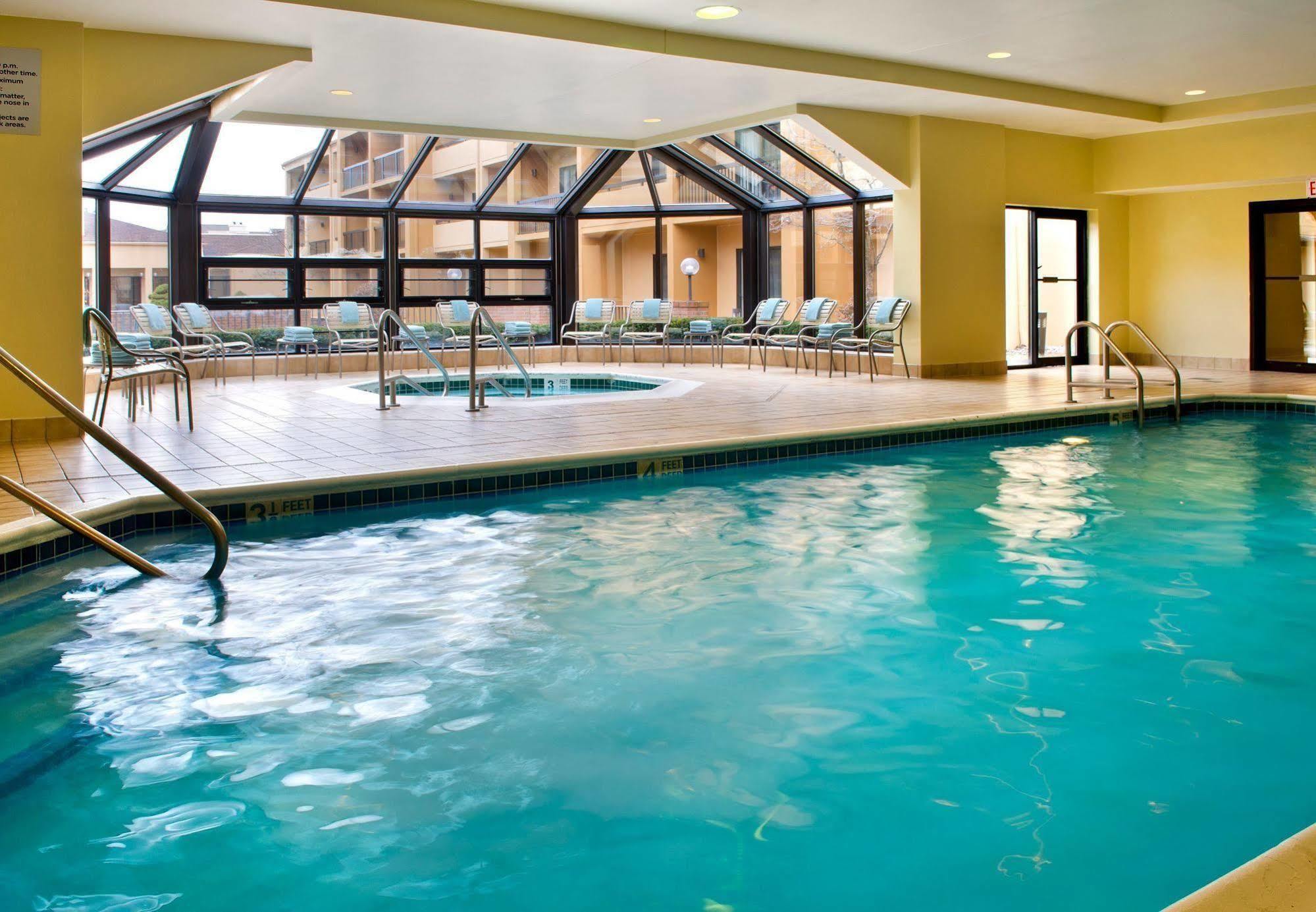 Hotel Courtyard Syracuse Carrier Circle East Syracuse Esterno foto